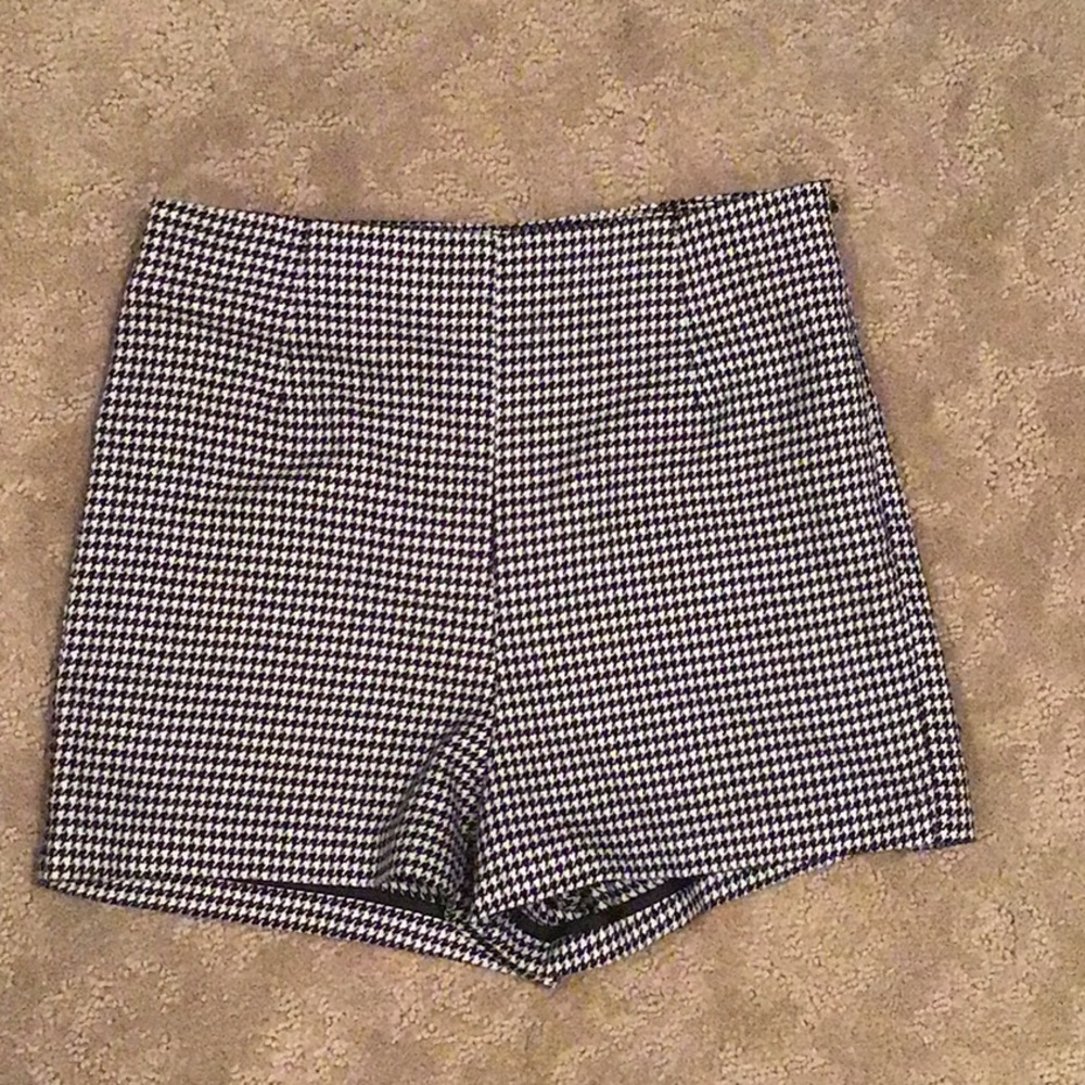 Forever 21 Black and White Houndstooth Shorts